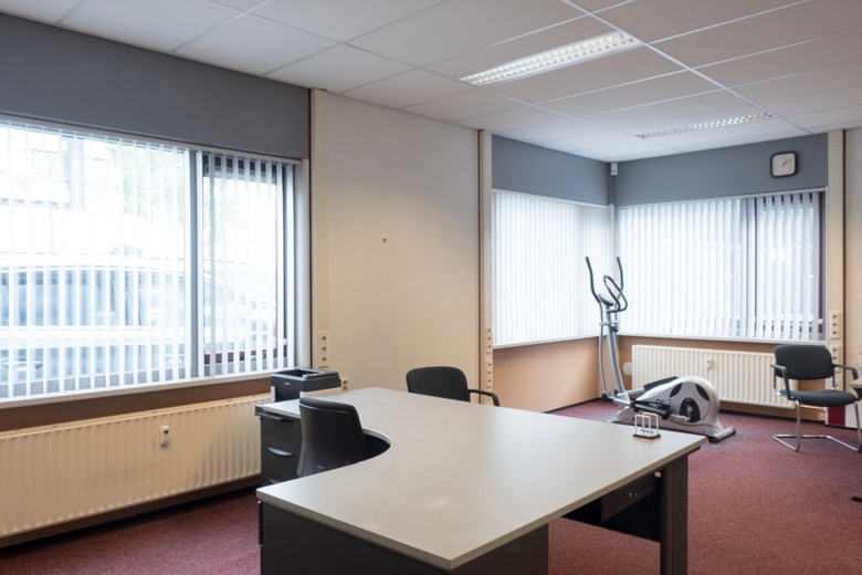BedrijfsruimteaanVlierberg 24 6<br/> inEemnes