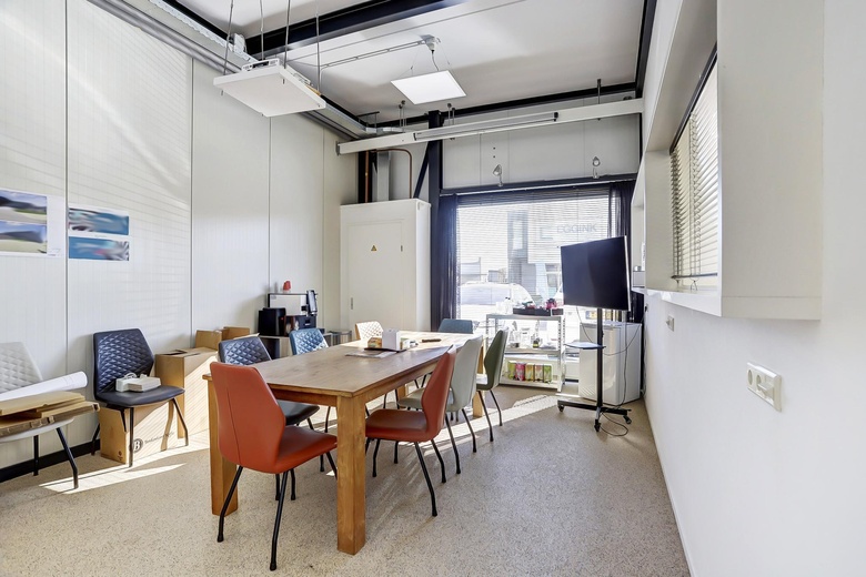 BedrijfsruimteaanAmbachtsstraat 75<br/> inWinterswijk BedrijfsruimteaanAmbachtsstraat 75<br/> inWinterswijk