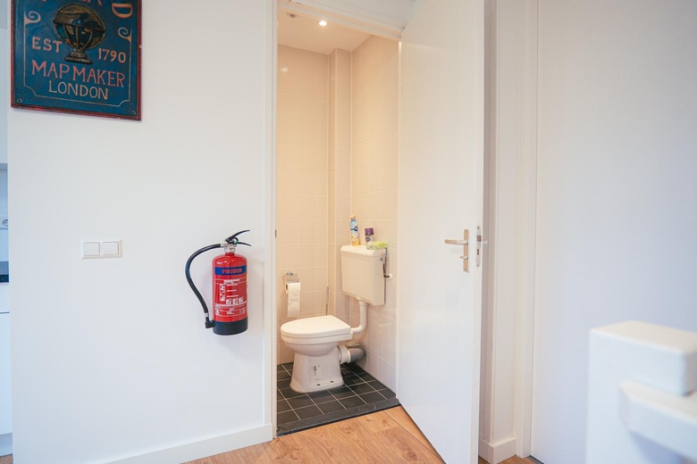 BedrijfsruimteaanAmbachtsweg 11 n<br/> inOosthuizen