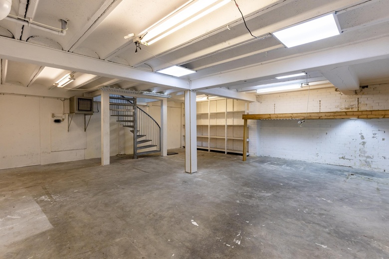WinkelruimteaanLindenlaan 54<br/> inHuizen