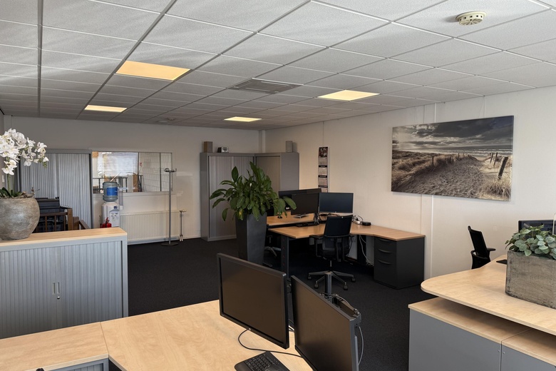 BedrijfsruimteaanBijdorp-West 79<br/> inBarendrecht BedrijfsruimteaanBijdorp-West 79<br/> inBarendrecht