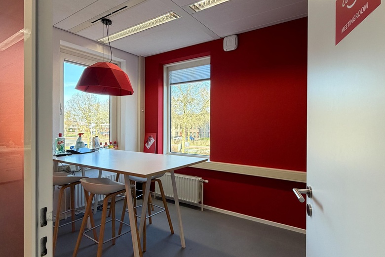 KantoorruimteaanLeeuwenveldseweg 3 f<br/> inWeesp