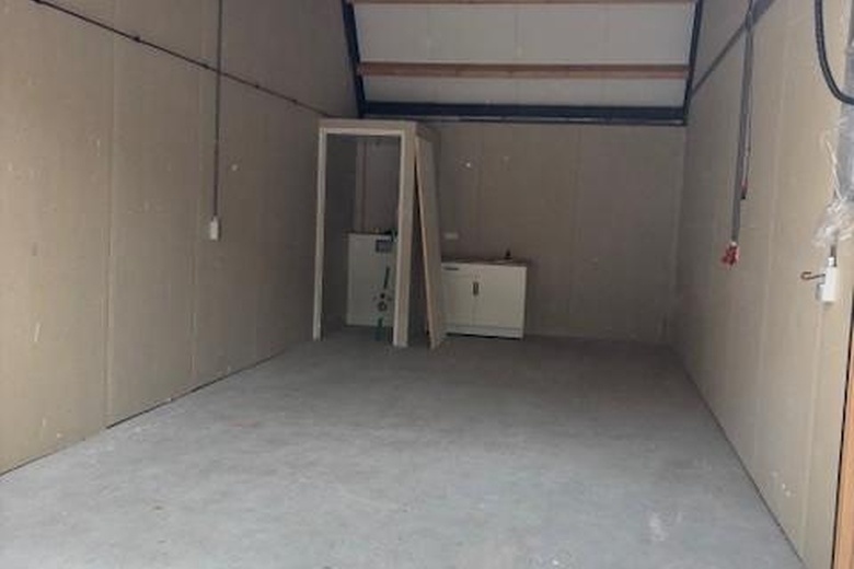 BedrijfsruimteaanBroekermeerdijk 8<br/> inWatergang