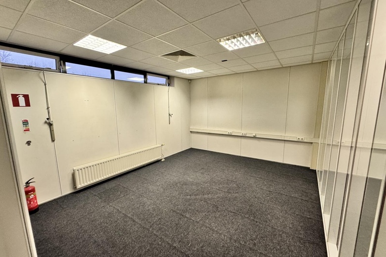 BedrijfsruimteaanRingweistraat 8<br/> inWaardenburg BedrijfsruimteaanRingweistraat 8<br/> inWaardenburg