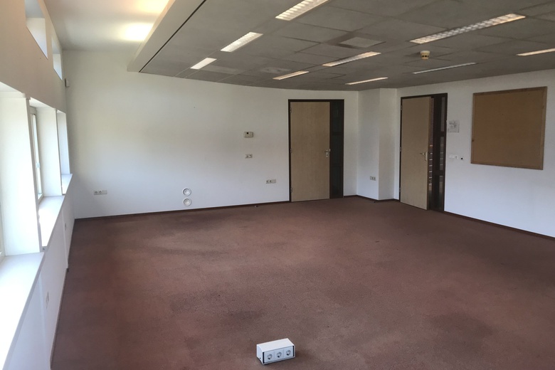 KantoorruimteaanDr. Grashuisstraat 8 -10<br/> inZelhem KantoorruimteaanDr. Grashuisstraat 8 -10<br/> inZelhem