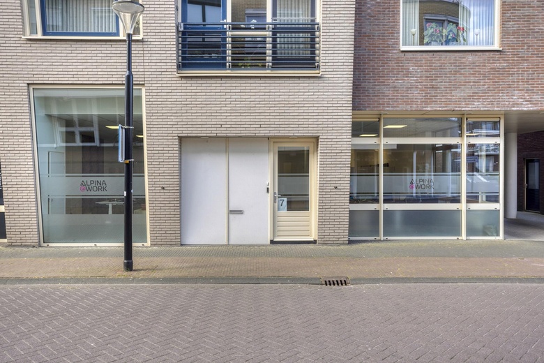 Bekijk foto 1 van Bouwstraat 7 Bekijk foto 1 van Bouwstraat 7
