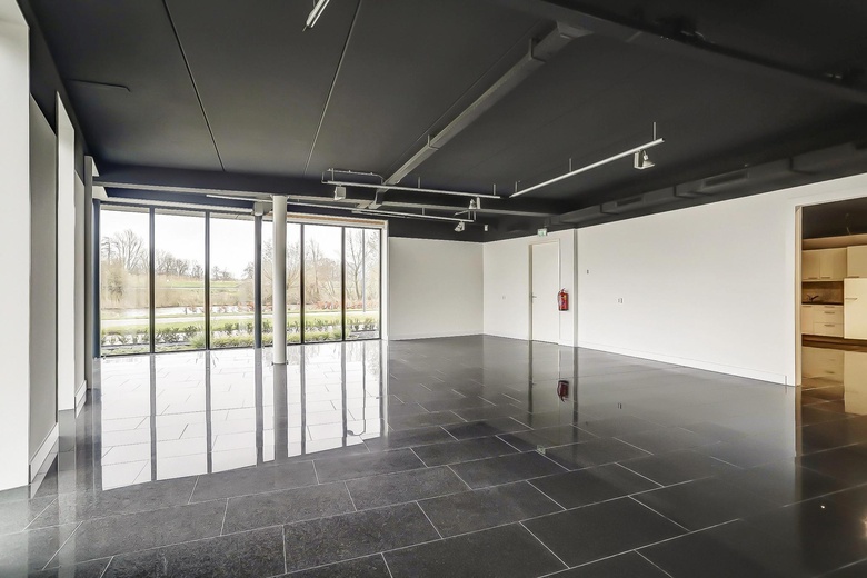 BedrijfsruimteaanGrote Esch 1195<br/> inMoordrecht BedrijfsruimteaanGrote Esch 1195<br/> inMoordrecht