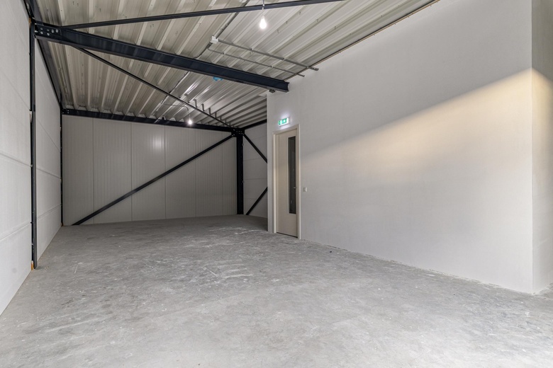 BedrijfsruimteaanKabelweg 57<br/> inRoelofarendsveen