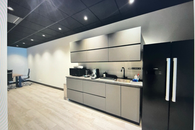 BedrijfsruimteaanSteenbakkerij 23<br/> inNieuwerkerk aan den IJssel