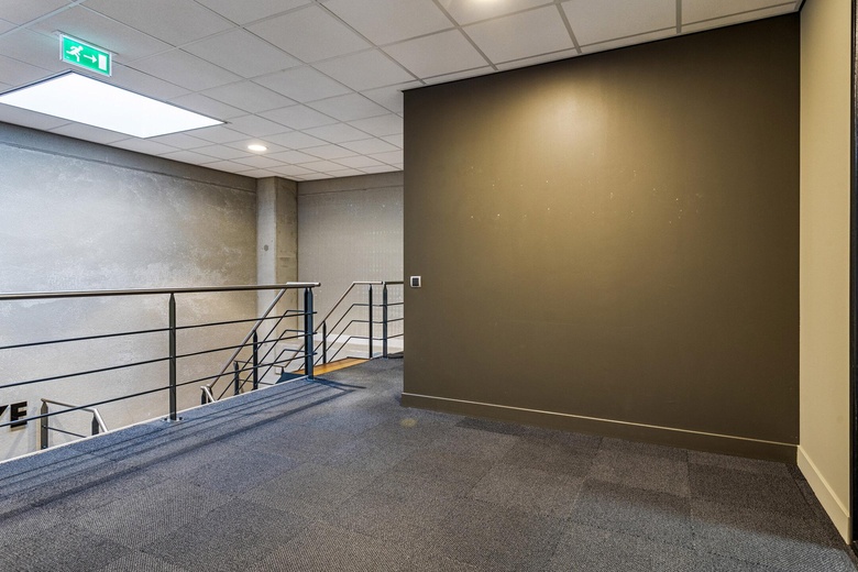 BedrijfsruimteaanLooier 16<br/> inNieuwkuijk