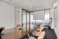 Bekijk foto 4 van Overwegwachter 6