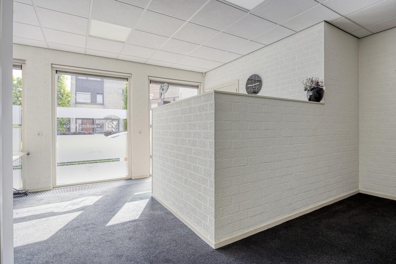 Kantoorruimteaan't Dorp 103<br/> inHeesch Kantoorruimteaan't Dorp 103<br/> inHeesch
