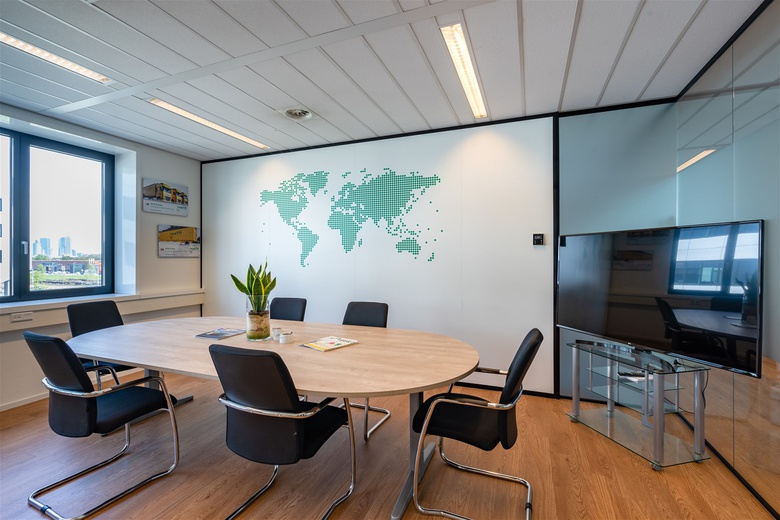 KantoorruimteaanWaalhaven O.z. 83 A<br/> inRotterdam