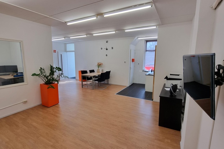 KantoorruimteaanRoombekerveld 43<br/> inEnschede KantoorruimteaanRoombekerveld 43<br/> inEnschede