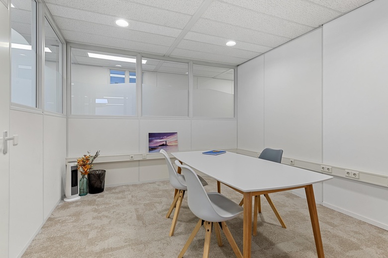 KantoorruimteaanCurieweg 5<br/> inSpijkenisse KantoorruimteaanCurieweg 5<br/> inSpijkenisse