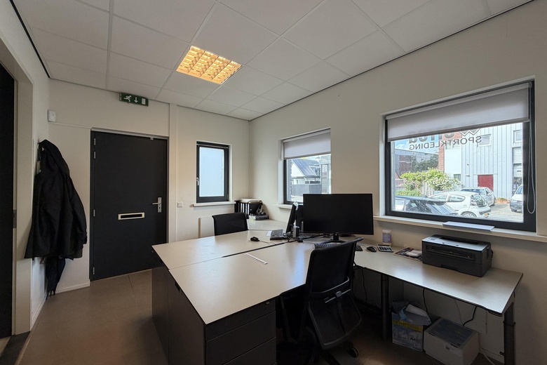 BedrijfsruimteaanDe Plaats 33 A<br/> inHendrik-Ido-Ambacht