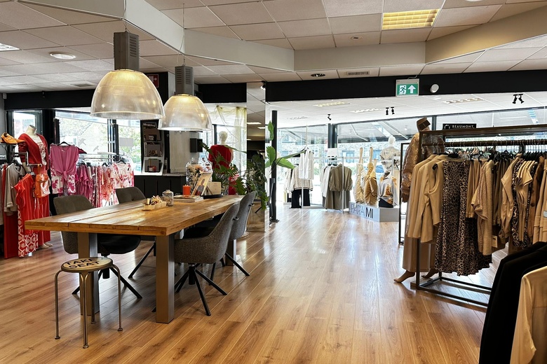 WinkelruimteaanErasmuslaan 1<br/> inHeerhugowaard WinkelruimteaanErasmuslaan 1<br/> inHeerhugowaard