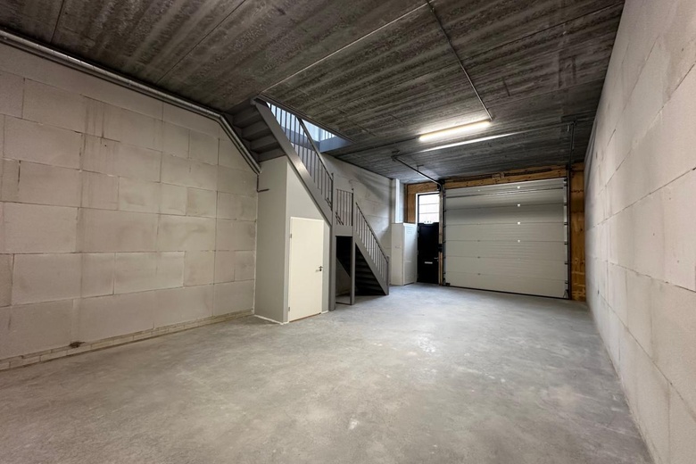 BedrijfsruimteaanVan der Waalsstraat 44<br/> inZoetermeer