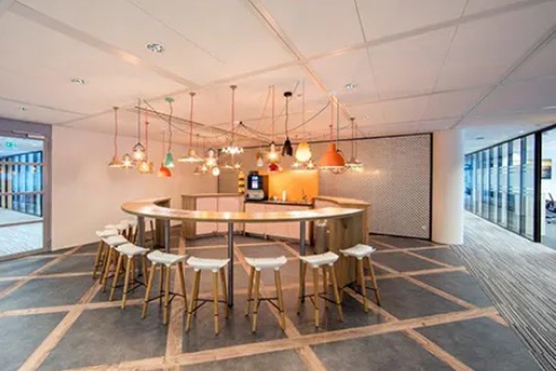 KantoorruimteaanEvert van de Beekstraat 1 - 104<br/> inSchiphol