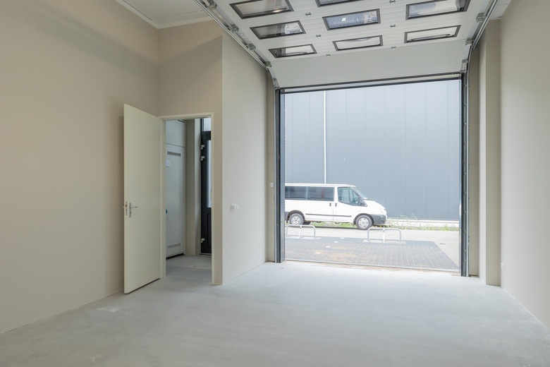 BedrijfsruimteaanCilinderweg 67<br/> inRoelofarendsveen