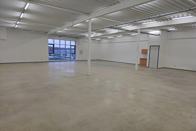 BedrijfsruimteaanMarie Curieweg 1<br/> inRoermond BedrijfsruimteaanMarie Curieweg 1<br/> inRoermond