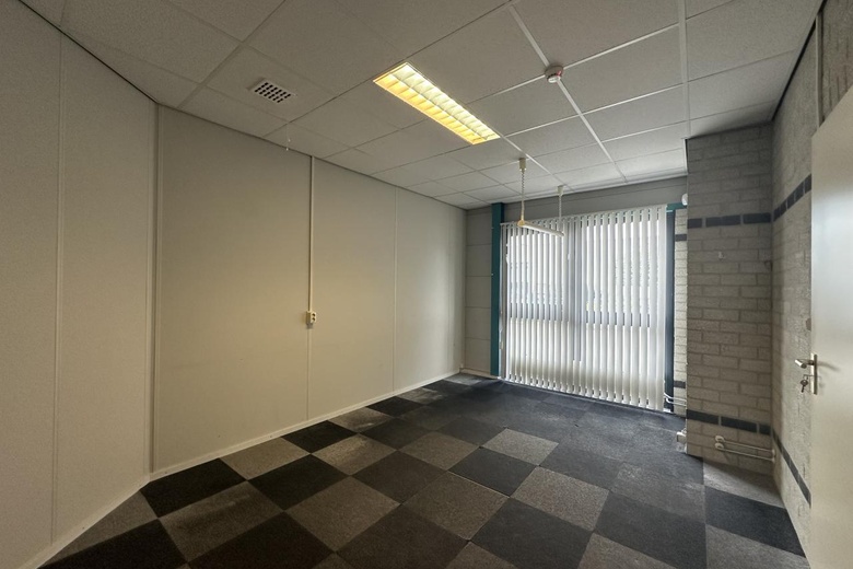 BedrijfsruimteaanCanadaweg 16<br/> inHalsteren