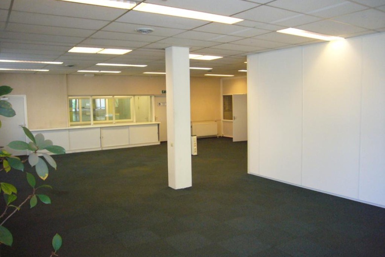 KantoorruimteaanMandenmakersstraat 1<br/> inZwijndrecht KantoorruimteaanMandenmakersstraat 1<br/> inZwijndrecht