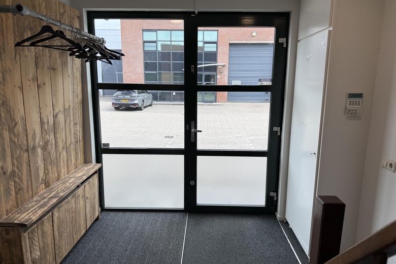 BedrijfsruimteaanZeemanstraat 53<br/> inBarendrecht BedrijfsruimteaanZeemanstraat 53<br/> inBarendrecht