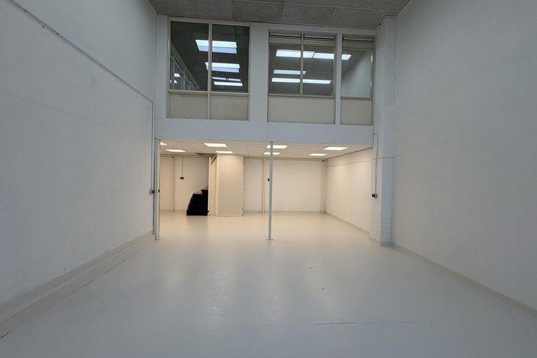 BedrijfsruimteaanNeutronstraat 7 7<br/> inGroningen