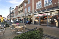 Bekijk foto 3 van Dorpsplein 96 -97 Bekijk foto 3 van Dorpsplein 96 -97
