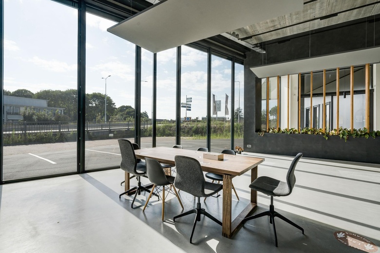 BedrijfsruimteaanParallelweg 208<br/> inWeert BedrijfsruimteaanParallelweg 208<br/> inWeert