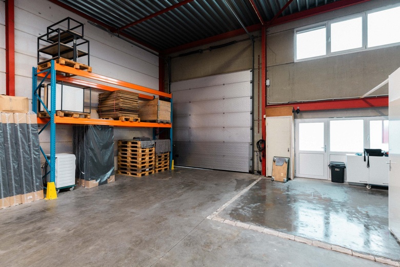 BedrijfsruimteaanEinsteinweg 19 b<br/> inHellevoetsluis