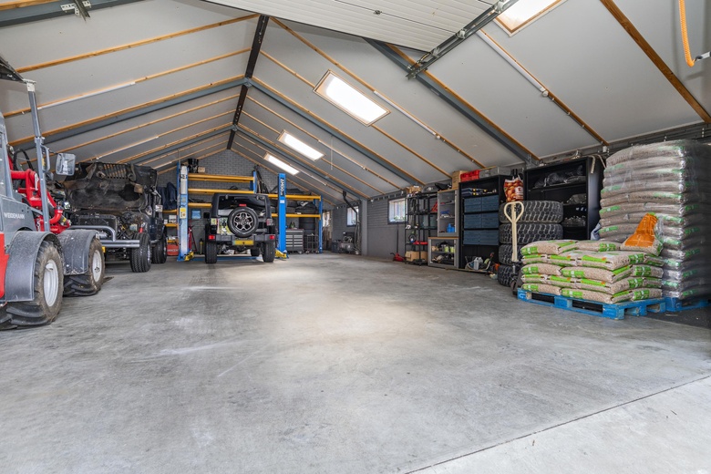 BedrijfsruimteaanZelderseweg 23<br/> inZwartebroek