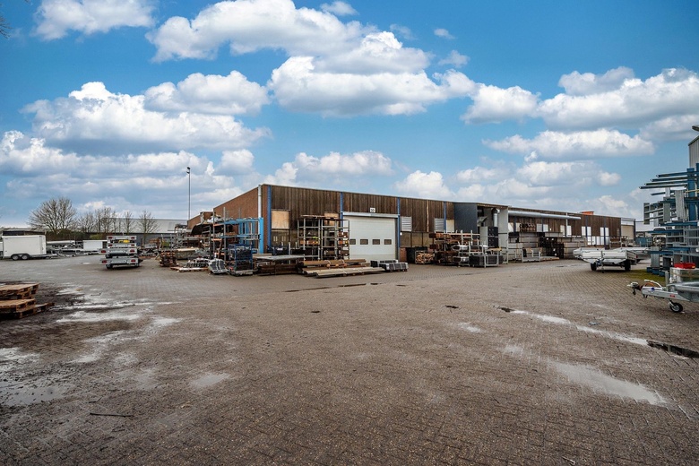 BedrijfsruimteaanOploseweg 10<br/> inOverloon BedrijfsruimteaanOploseweg 10<br/> inOverloon