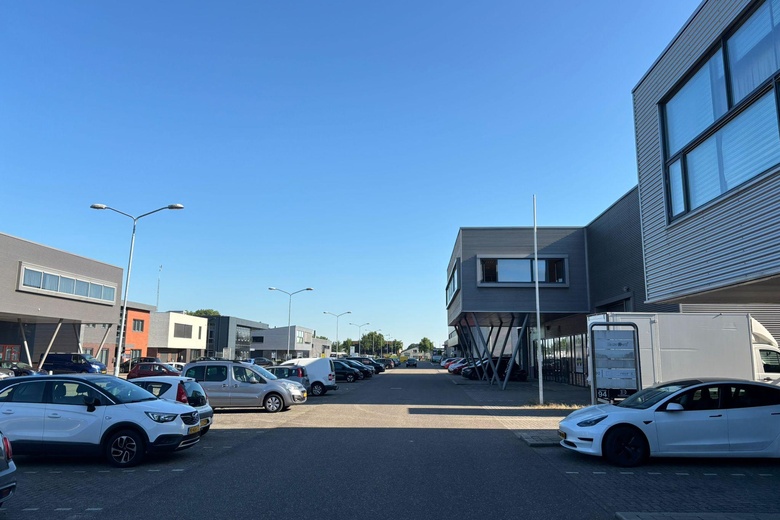 BedrijfsruimteaanKievitsven 78<br/> inRosmalen BedrijfsruimteaanKievitsven 78<br/> inRosmalen