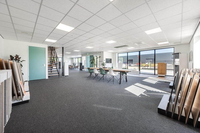 BedrijfsruimteaanDwarsvaartweg 6<br/> inLelystad BedrijfsruimteaanDwarsvaartweg 6<br/> inLelystad