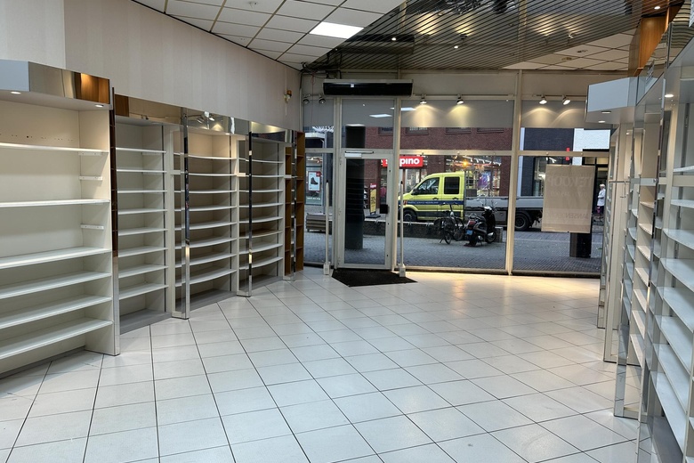 WinkelruimteaanVan Boetzelaerstraat 7<br/> inAlphen aan den Rijn