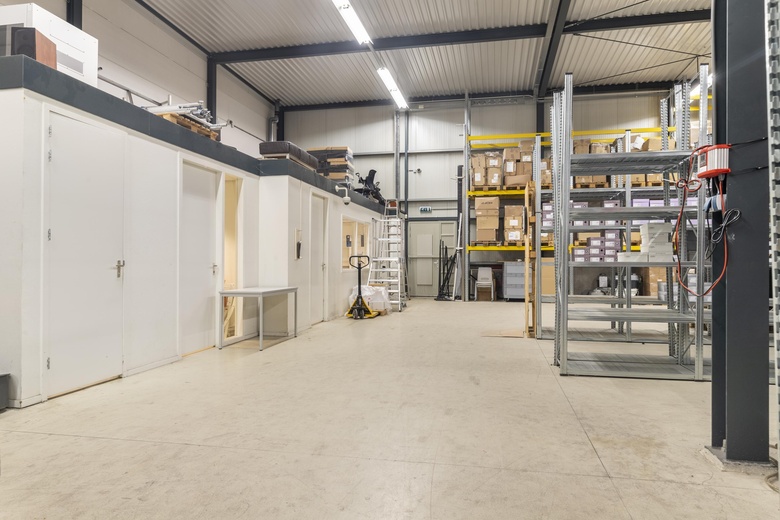 BedrijfsruimteaanStaalstraat 26<br/> inVelsen