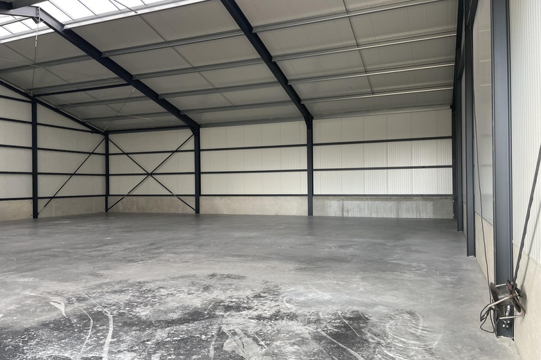 BedrijfsruimteaanLeeuwerikweg 26 - 30<br/> inDe Mortel