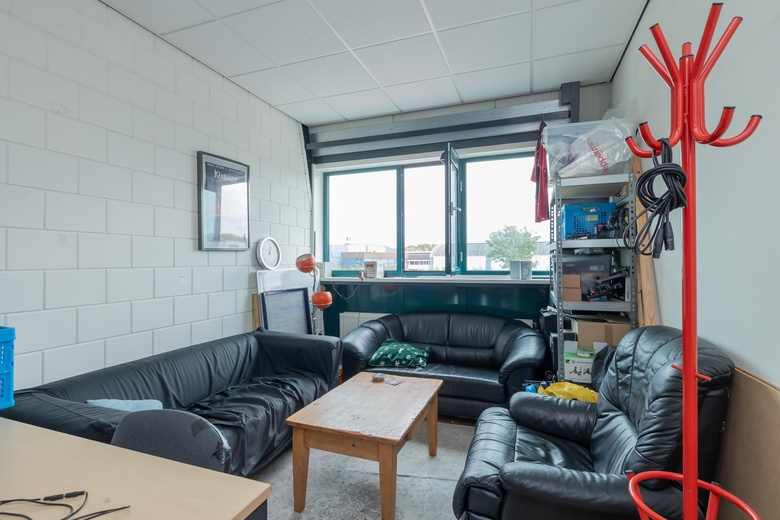 BedrijfsruimteaanAchthovenerweg 17 H<br/> inLeiderdorp