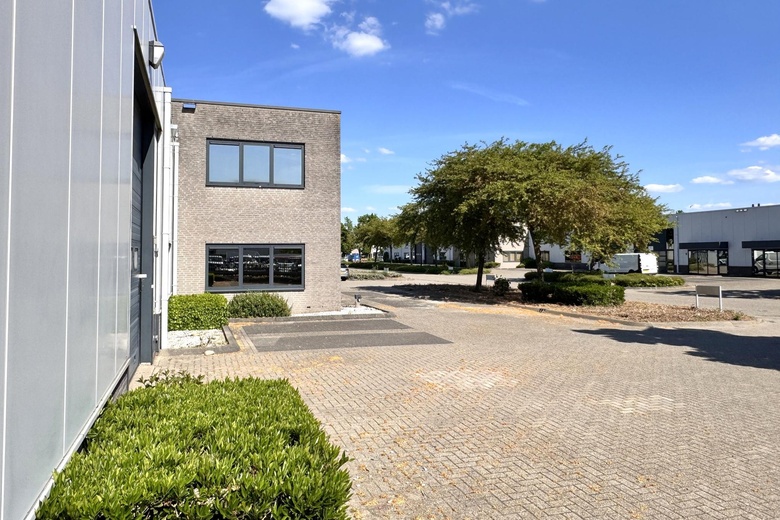 BedrijfsruimteaanRingweistraat 10<br/> inWaardenburg BedrijfsruimteaanRingweistraat 10<br/> inWaardenburg