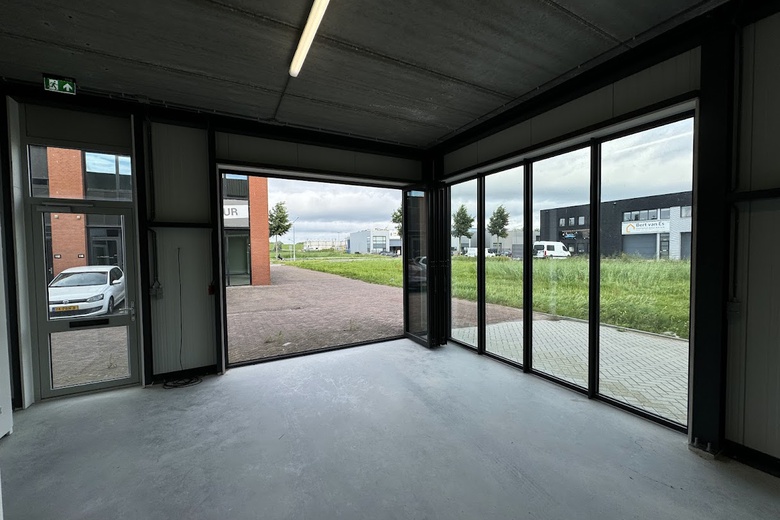 BedrijfsruimteaanJade 120<br/> inDordrecht BedrijfsruimteaanJade 120<br/> inDordrecht