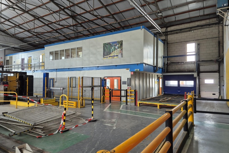 BedrijfsruimteaanAmbachtsweg 1<br/> inGroot-Ammers