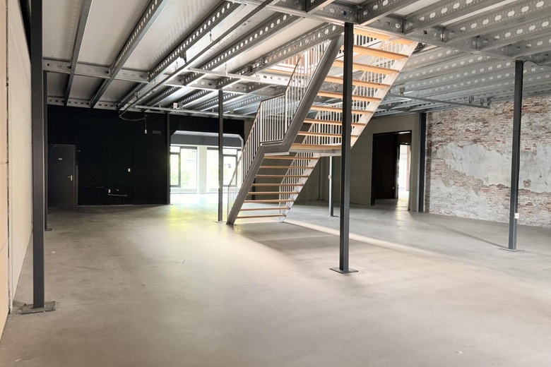 BedrijfsruimteaanHoofdveste 20 - 22<br/> inHouten