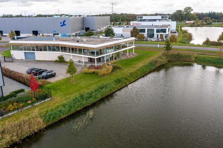 BedrijfsruimteaanRientjesoven 20<br/> inBorne BedrijfsruimteaanRientjesoven 20<br/> inBorne