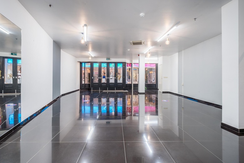WinkelruimteaanPassage 25 b<br/> inRoosendaal WinkelruimteaanPassage 25 b<br/> inRoosendaal