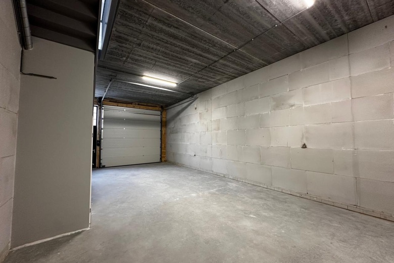 BedrijfsruimteaanVan der Waalsstraat 44<br/> inZoetermeer