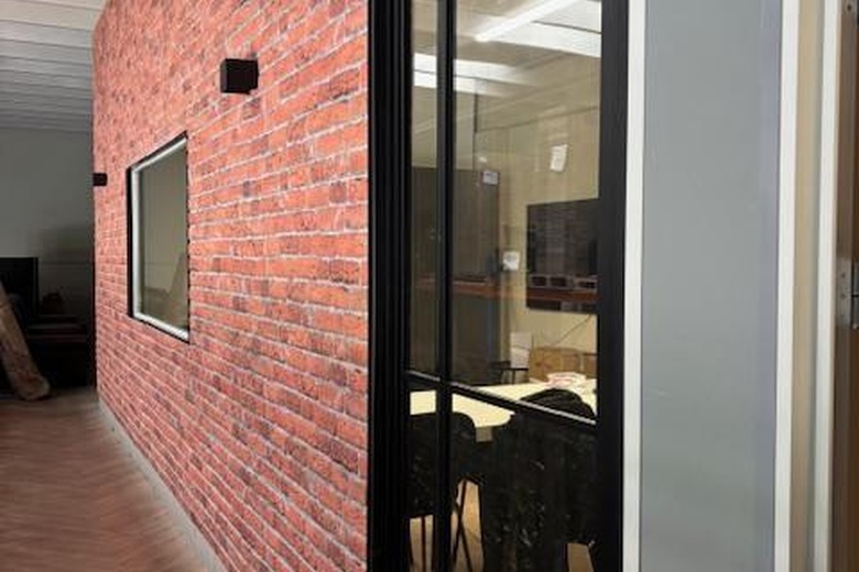 BedrijfsruimteaanKringloopweg 28<br/> inHendrik-Ido-Ambacht