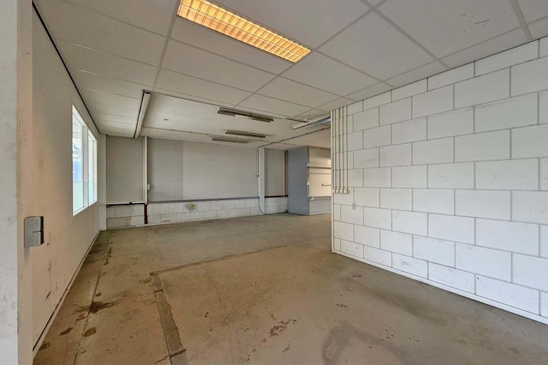 BedrijfsruimteaanIndustrieweg 20<br/> inSliedrecht