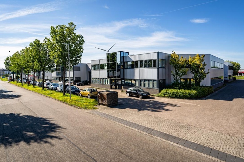 BedrijfsruimteaanPlatinastraat 79<br/> inZoetermeer BedrijfsruimteaanPlatinastraat 79<br/> inZoetermeer